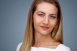 Headshot of Elena S.ThømtPhoto by: http://pro-snaps.stream/