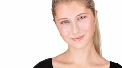 Headshot of Sofie 
Photograph by: http://pro-snaps.stream